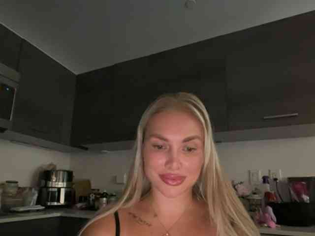 KarenLuxe webcam