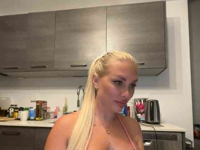 KarenLuxe Live Webcam on BongaCams