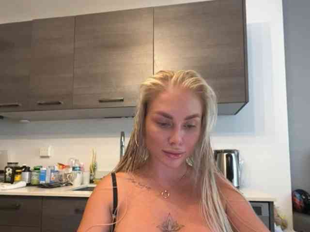 KarenLuxe webcam