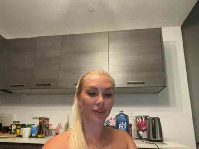 KarenLuxe webcam