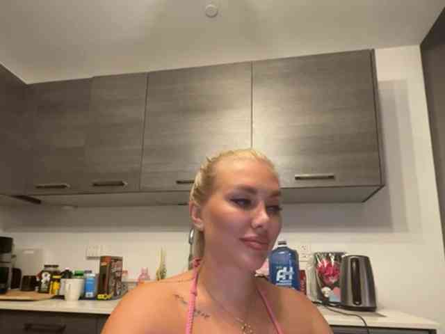 KarenLuxe Live Webcam on BongaCams