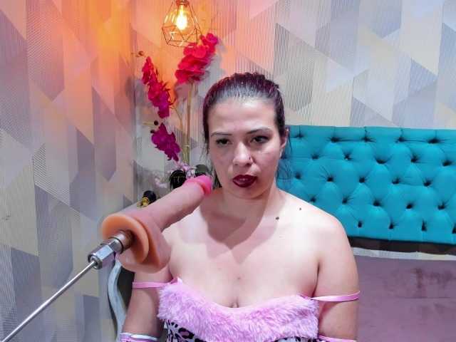 StarMilaX live cam on BongaCams