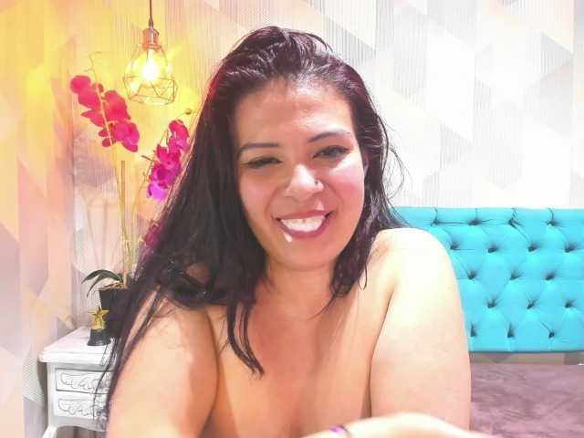 StarMilaX live cam on BongaCams