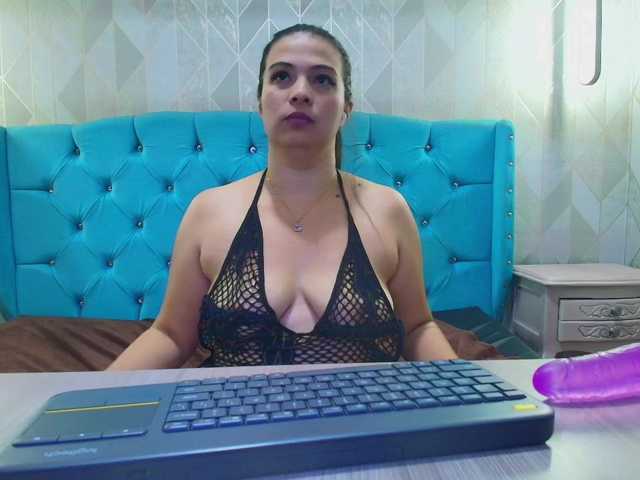 StarMilaX live cam on BongaCams