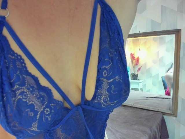 StarMilaX live cam on BongaCams