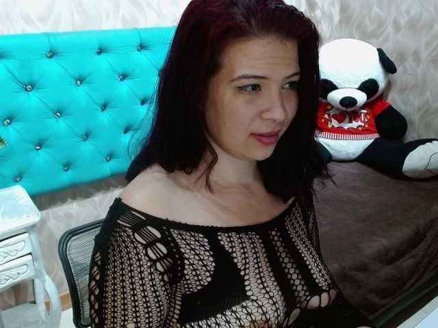StarMilaX live cam preview