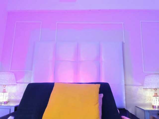 CamilleWest live cam on BongaCams