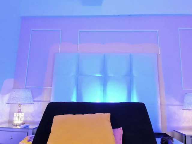 CamilleWest live cam on BongaCams