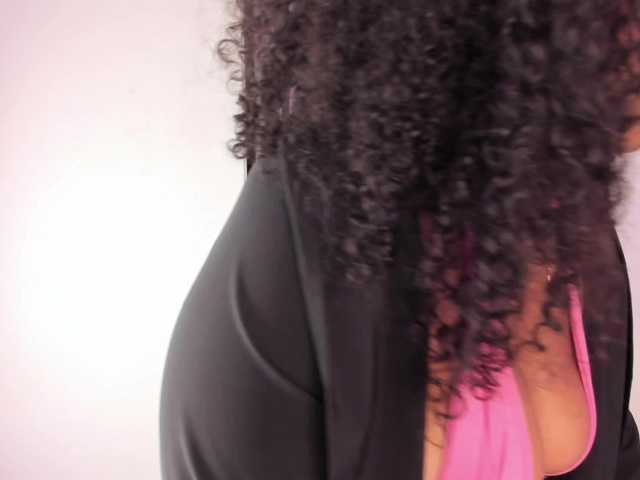CamilleWest live cam on BongaCams