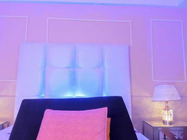 CamilleWest live cam on BongaCams