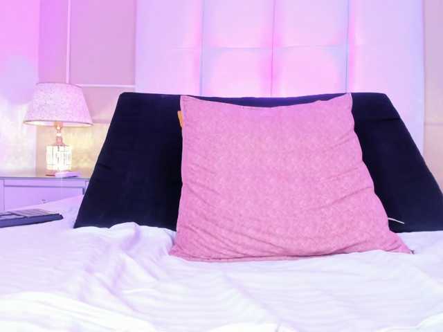 CamilleWest live cam on BongaCams