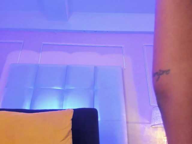 CamilleWest live cam on BongaCams