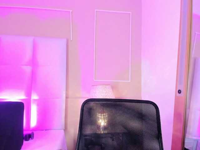 CamilleWest live cam on BongaCams