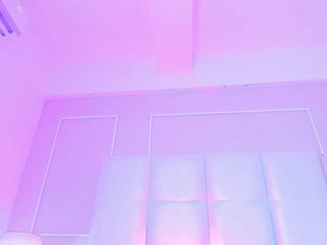 CamilleWest live cam on BongaCams