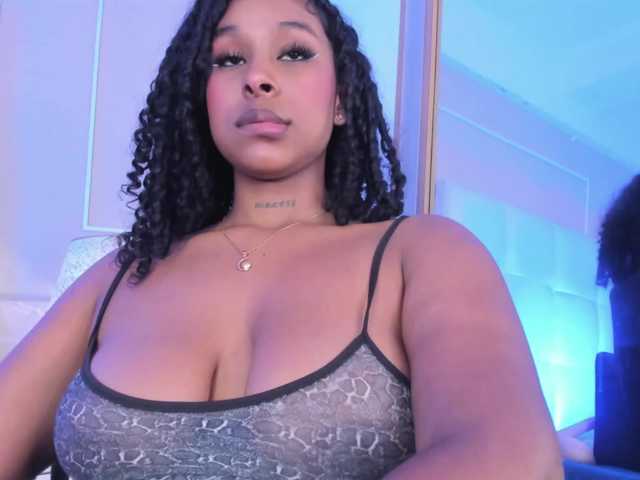 CamilleWest live cam on BongaCams