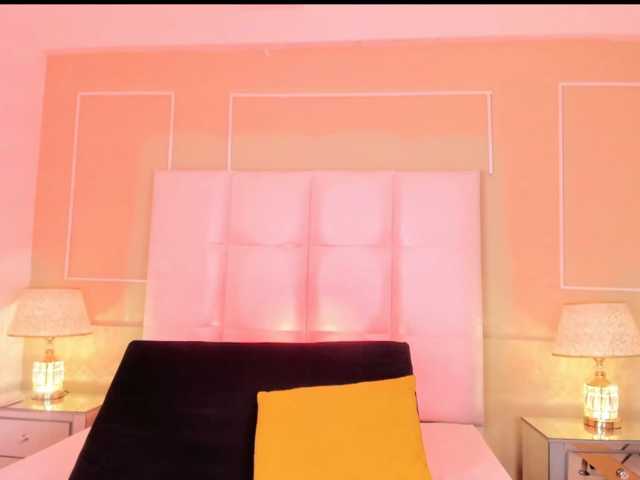 CamilleWest live cam on BongaCams
