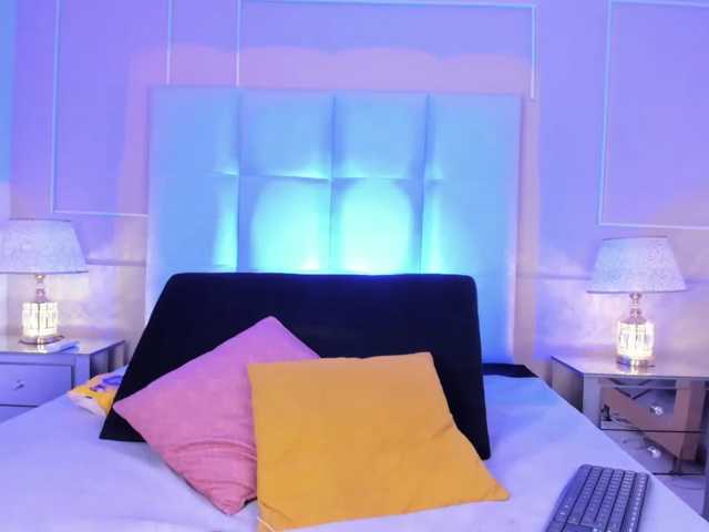 CamilleWest live cam on BongaCams
