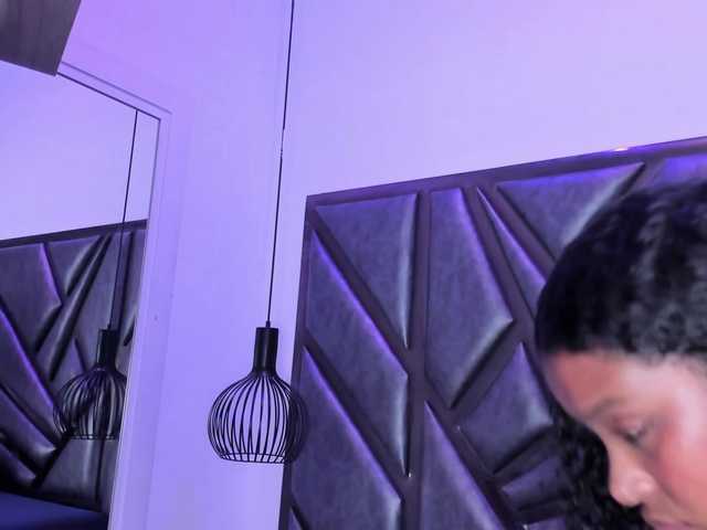 CamilleWest live cam on BongaCams