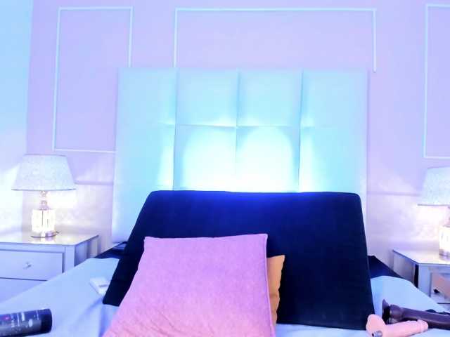 CamilleWest live cam on BongaCams