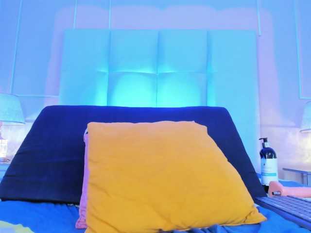 CamilleWest live cam on BongaCams