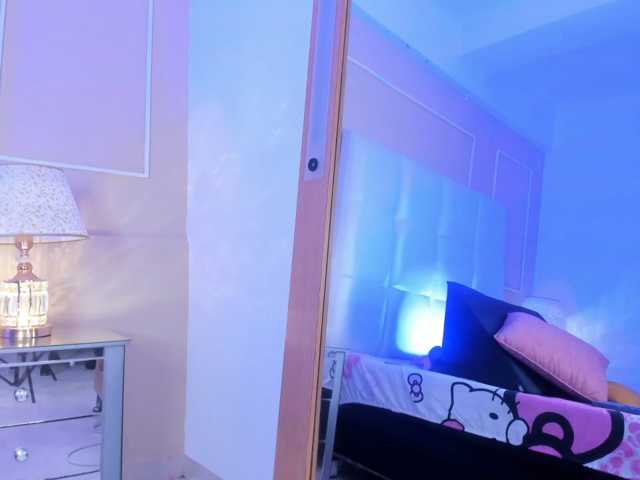 CamilleWest live cam on BongaCams