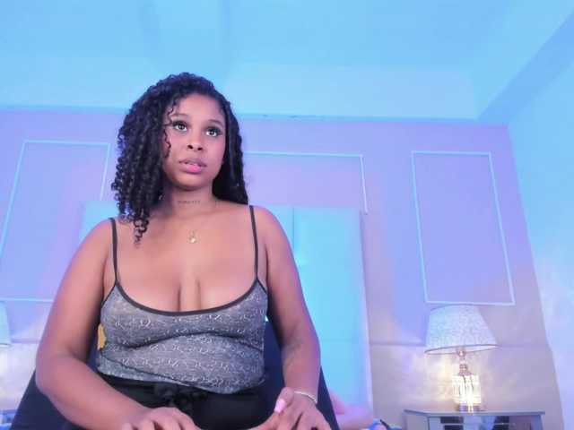 CamilleWest live cam on BongaCams