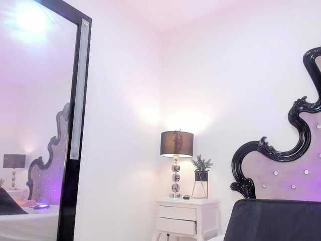 CamilleWest live cam on BongaCams