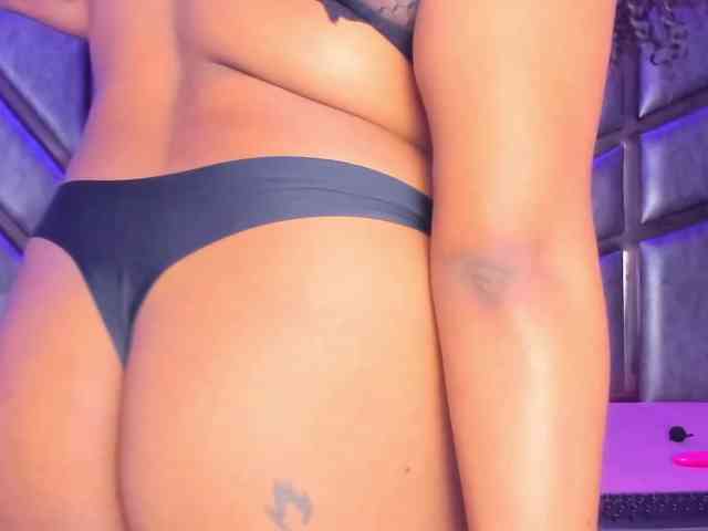 CamilleWest webcam