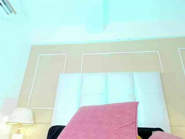 CamilleWest webcam