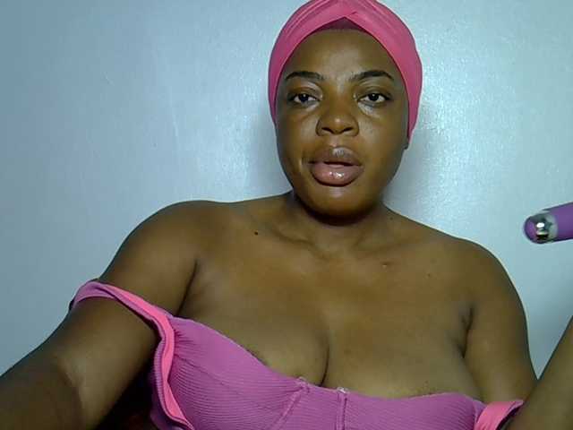 LuxeEmpress live cam on BongaCams