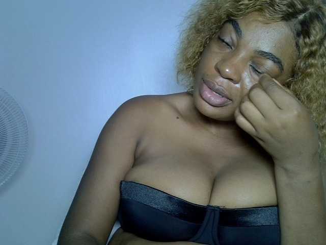 LuxeEmpress live cam on BongaCams