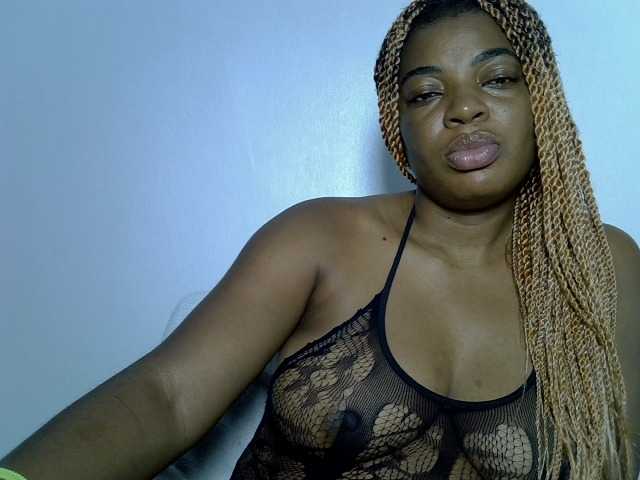 LuxeEmpress live cam on UnifiedCams