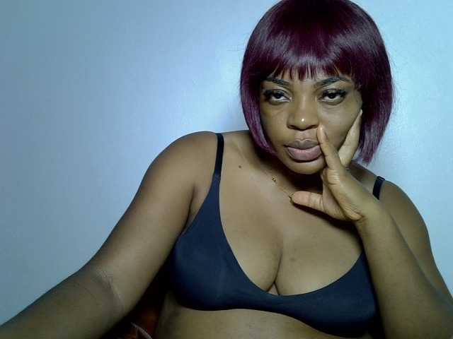 LuxeEmpress live cam on BongaCams