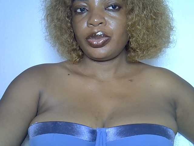LuxeEmpress live cam on BongaCams