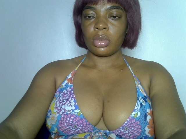 LuxeEmpress live cam on BongaCams