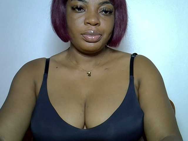 LuxeEmpress live cam on BongaCams