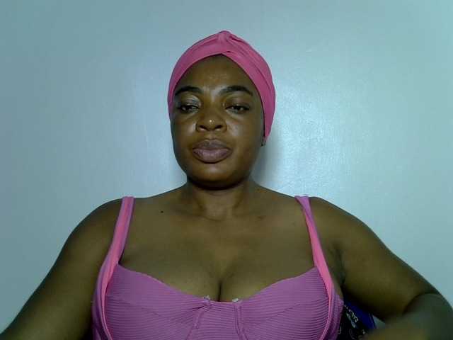 LuxeEmpress live cam on BongaCams