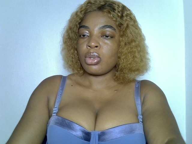 LuxeEmpress live cam on BongaCams