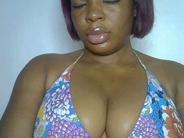 LuxeEmpress live cam on BongaCams