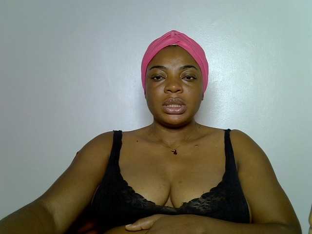 LuxeEmpress live cam on BongaCams