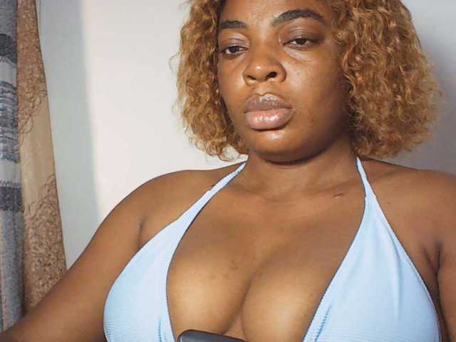 LuxeEmpress live cam preview