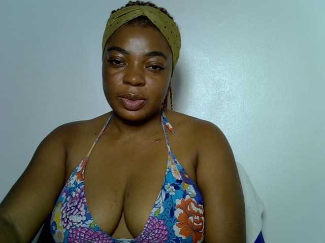 LuxeEmpress live cam on BongaCams
