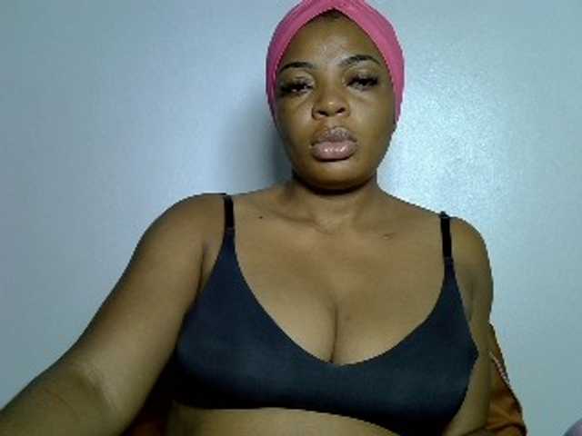 LuxeEmpress live cam on BongaCams