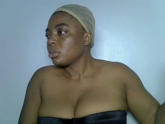 LuxeEmpress live cam on BongaCams