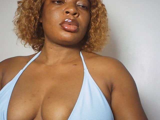 LuxeEmpress live cam on BongaCams