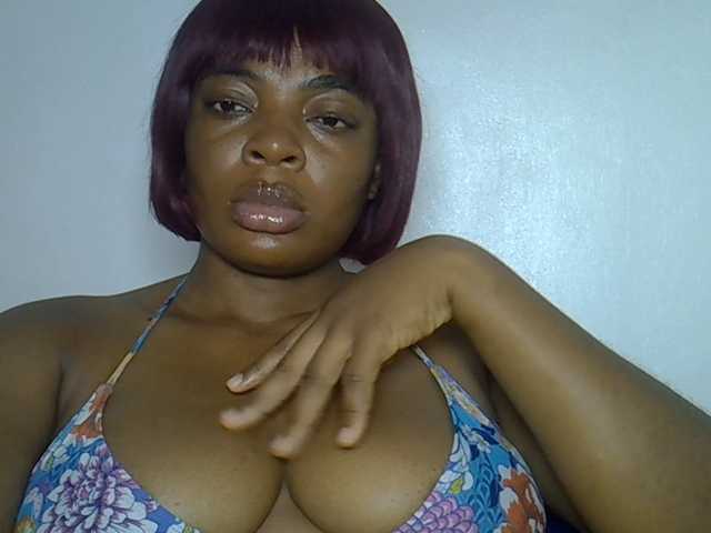 LuxeEmpress, live now on BongaCams