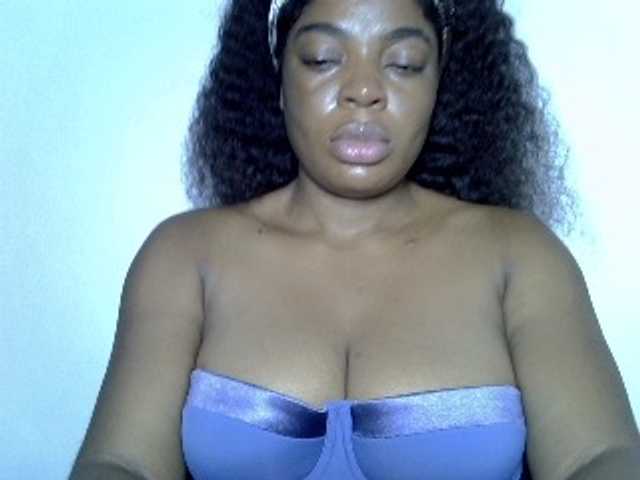 LuxeEmpress live cam on BongaCams