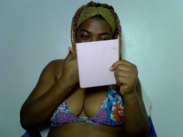 LuxeEmpress, 26 y/o - Live Cam on BongaCams