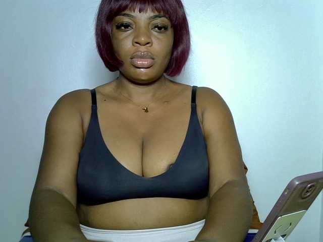 LuxeEmpress live cam on BongaCams