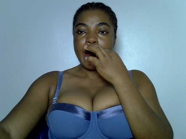 LuxeEmpress live cam on BongaCams